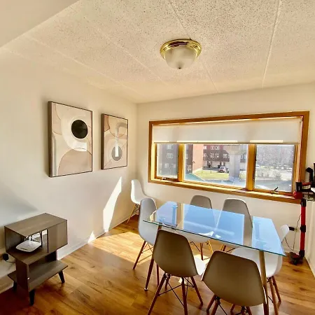 Spacious 3Bd Apartment In A Prime Chicago Location